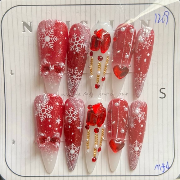 Gorgeous 10 pcs Handmade Press-On Nails (Nail Kit - Reusable). - Picture 3 of 3